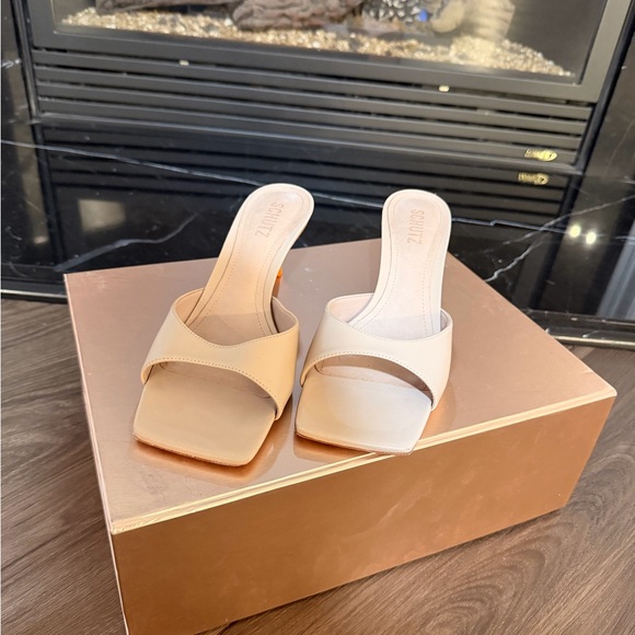 SCHUTZ Shoes - SCHUTZ Two-Tone Beige & Cream Open-Toe Mules